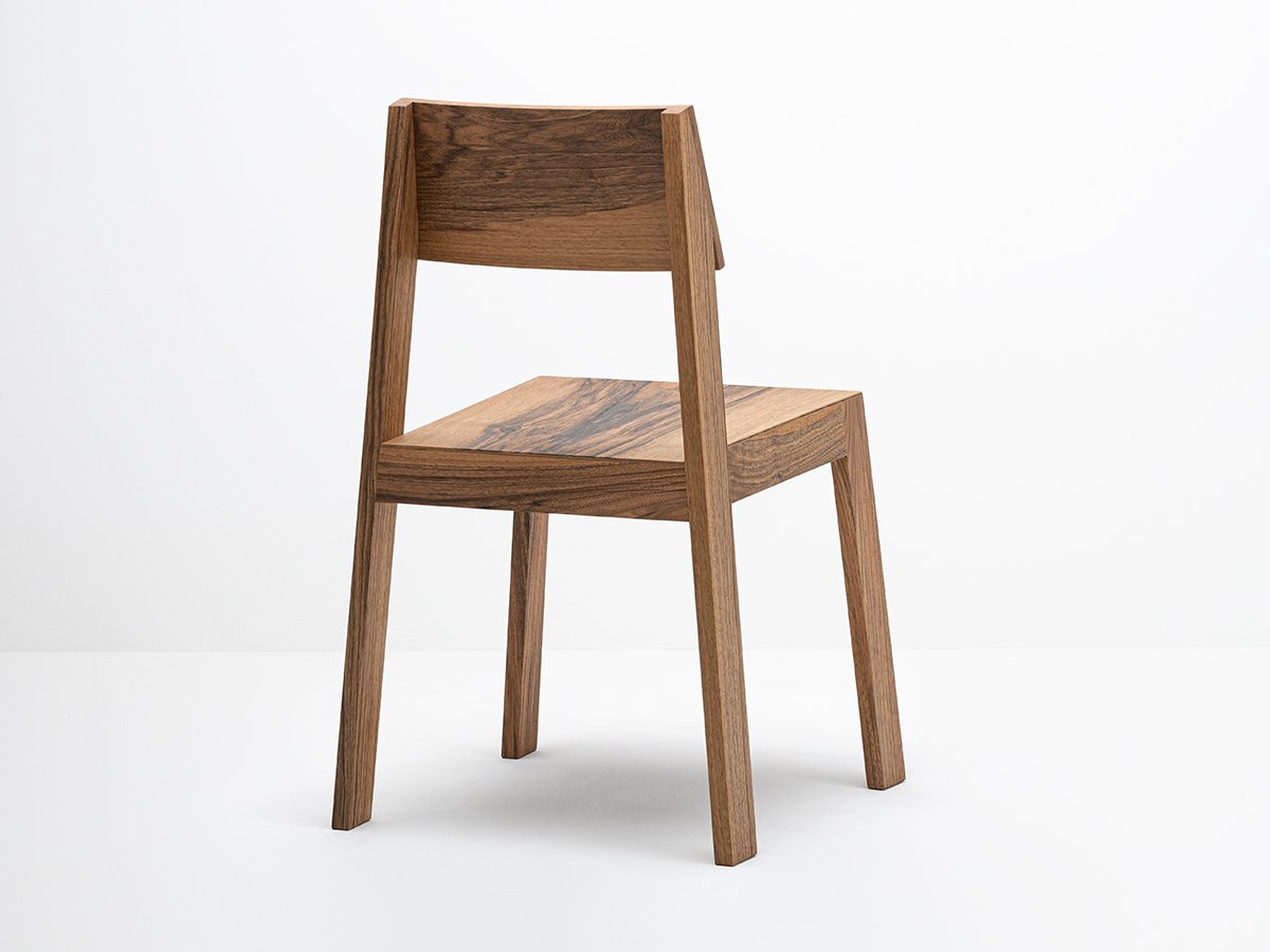 Chaise PilPil en noyer - Style contemporain et moderne