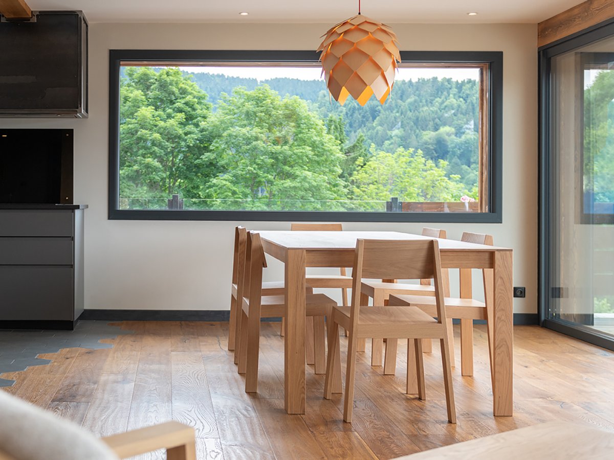 Table rectangulaire en bois de chêne moderne  massif- Avec les chaises PilPil