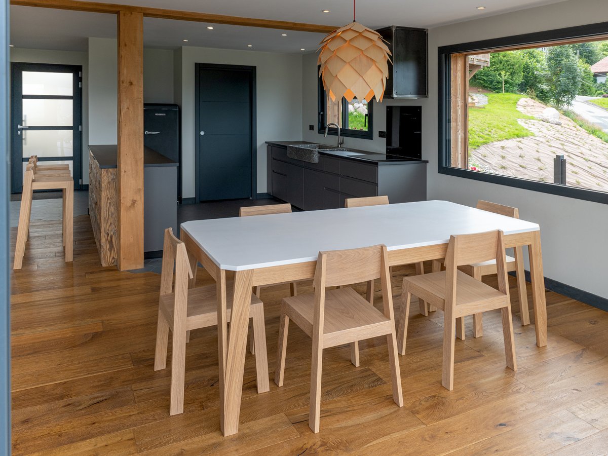 Table en bois et résine HI-MACS® - Personnalisable selon vos choix - MéliMélo en résine et chêne
