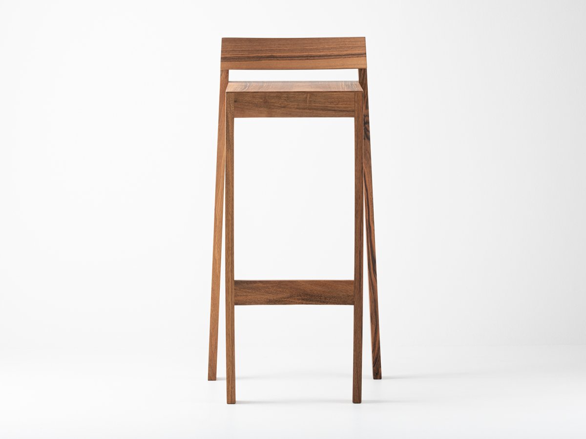 Tabouret PilPil en noyer - Tabouret design disponible en d'autres essences de bois