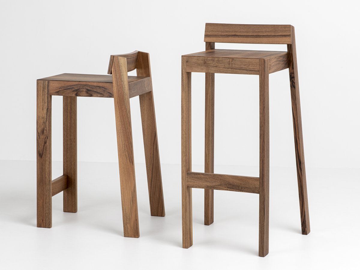Tabouret PilPil en noyer - Tabouret noyer massif hauteur d'assise 58 à 75 cm