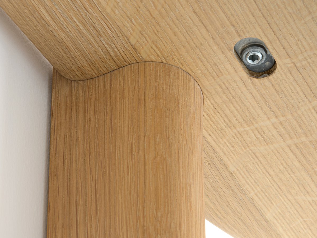 Bureau en Bois Massif moderne avec finitions réalisées à la main