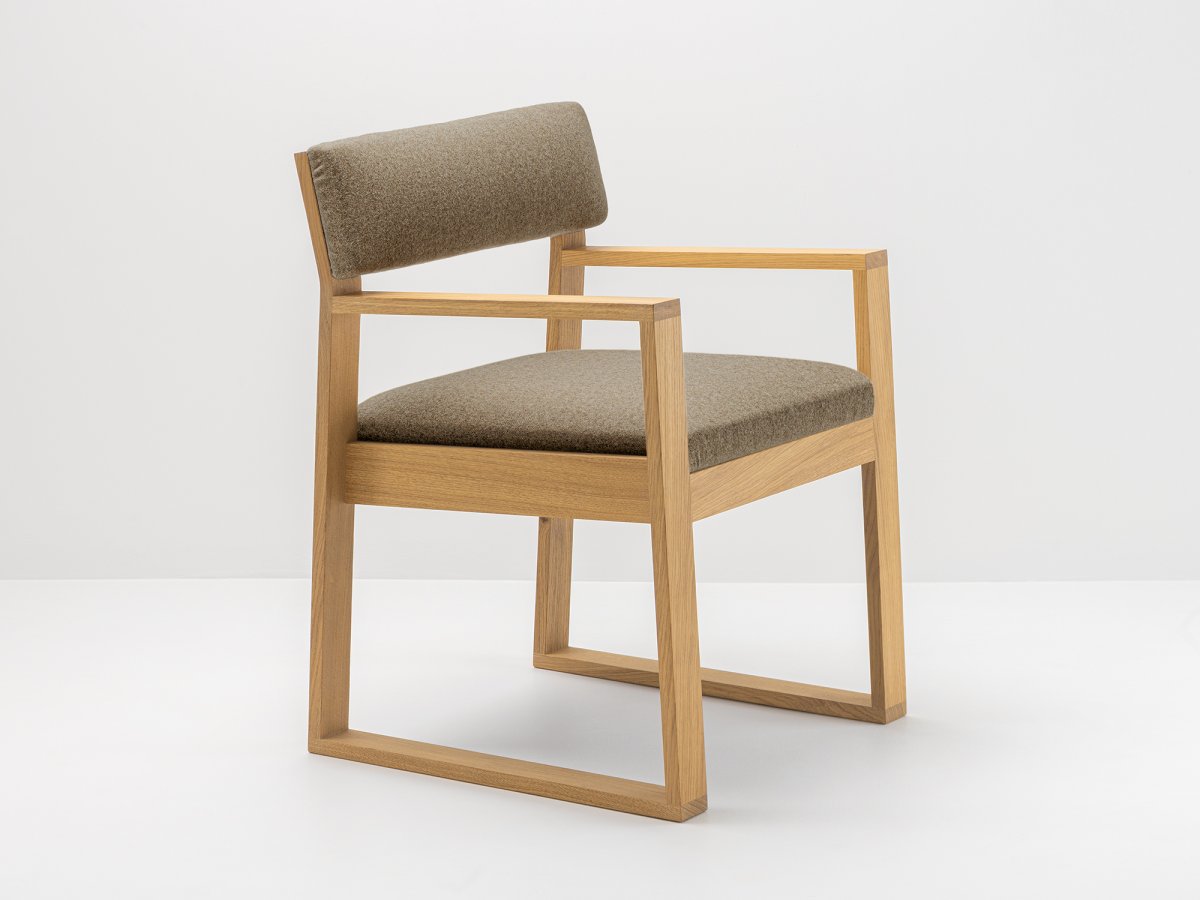 Chaise en chêne Aix et tissus Arpin® - Coloris Taupe