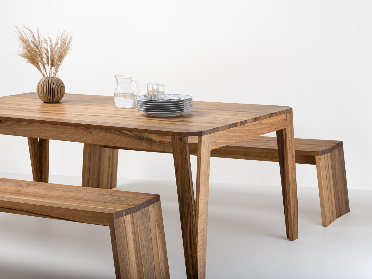 Ensemble de nos bancs PAP et de notre table en noyer MéliMélo
