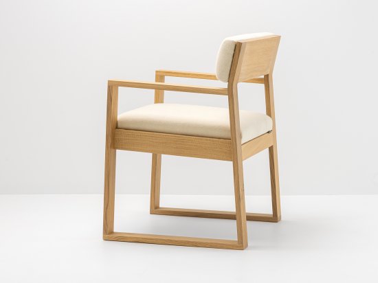 Fauteuil Aix en chêne et tissus Arpin ® - 100% made in France