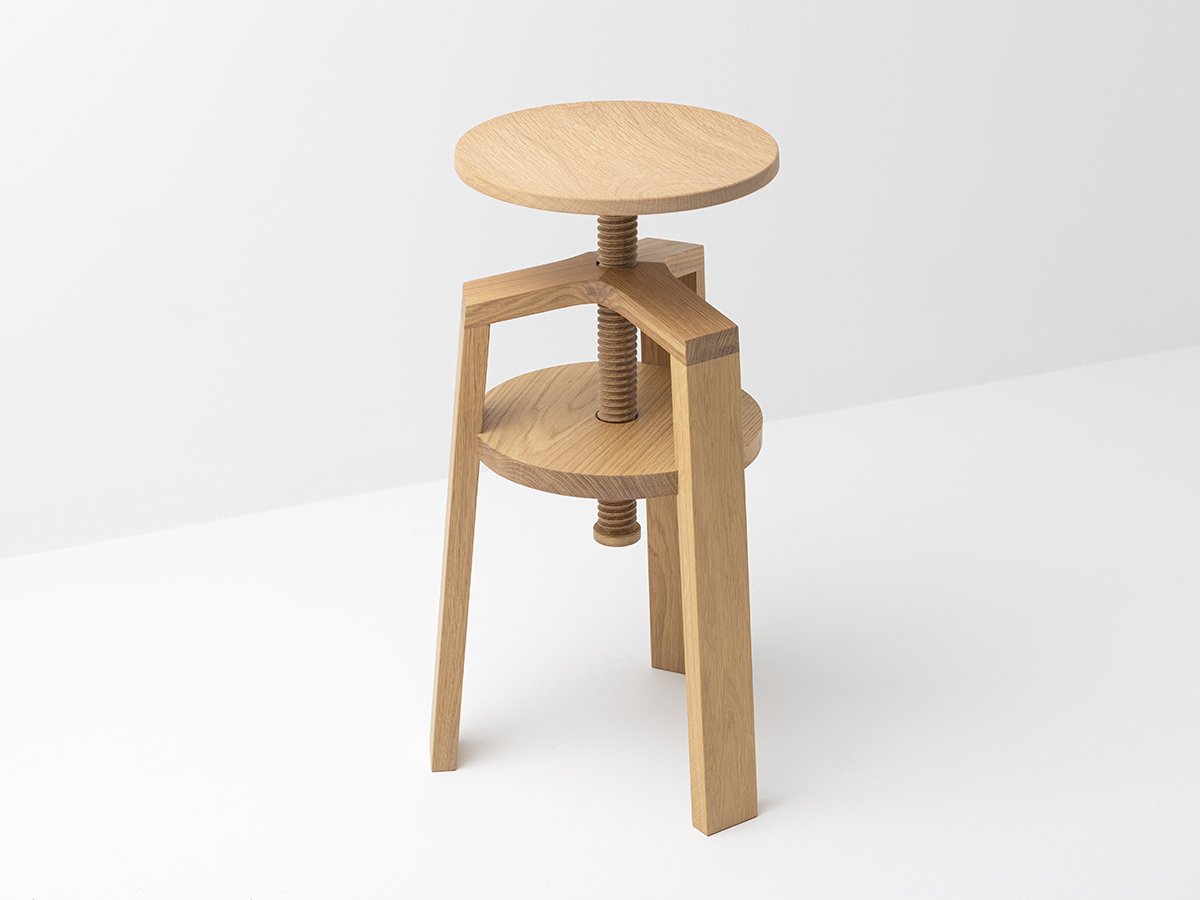 Tabouret bas design rotatif - entièrement en chêne massif