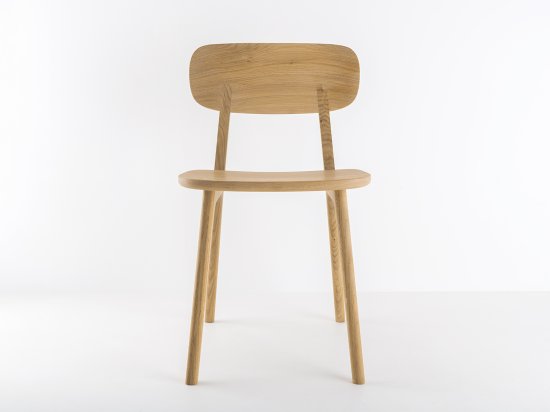 Chaises en bois naturel avec ou sans accoudoirs