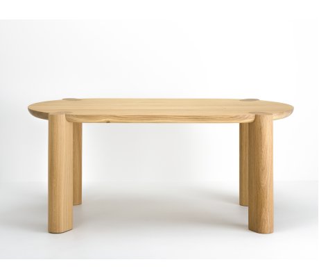 Table basse en chêne Couscous - née de la collaboration avec la designer Bina Baitel