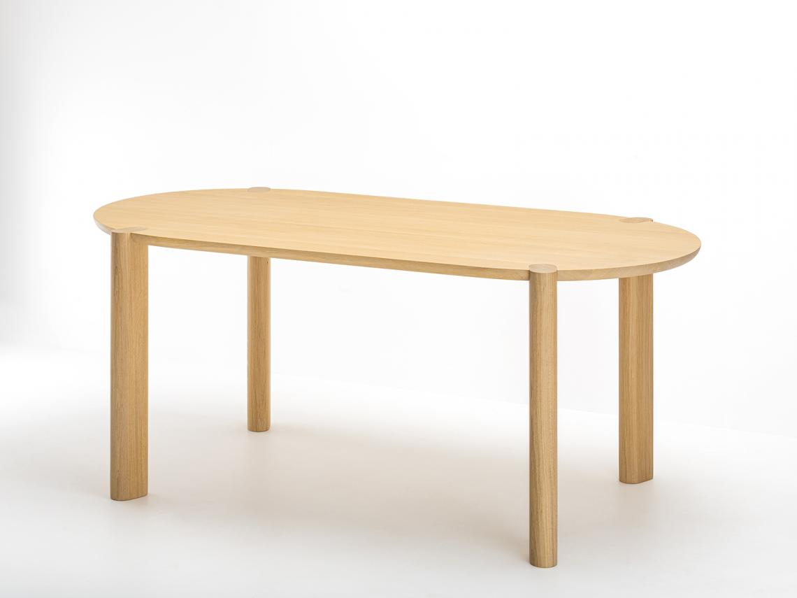 Grande table design en ch&ecirc;ne - design par Bina Baitel - Couscous en ch&ecirc;ne